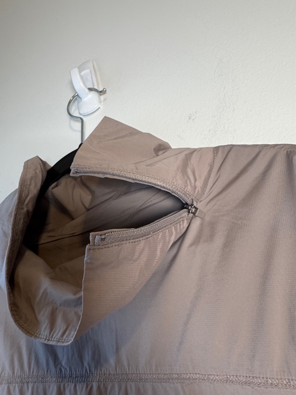 Athleta Mortar Mushroom Taupe Pullover Lightweight Windbreaker Pullover Jacket M - Picture 9 of 9